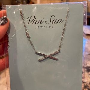 Brand new silver necklace